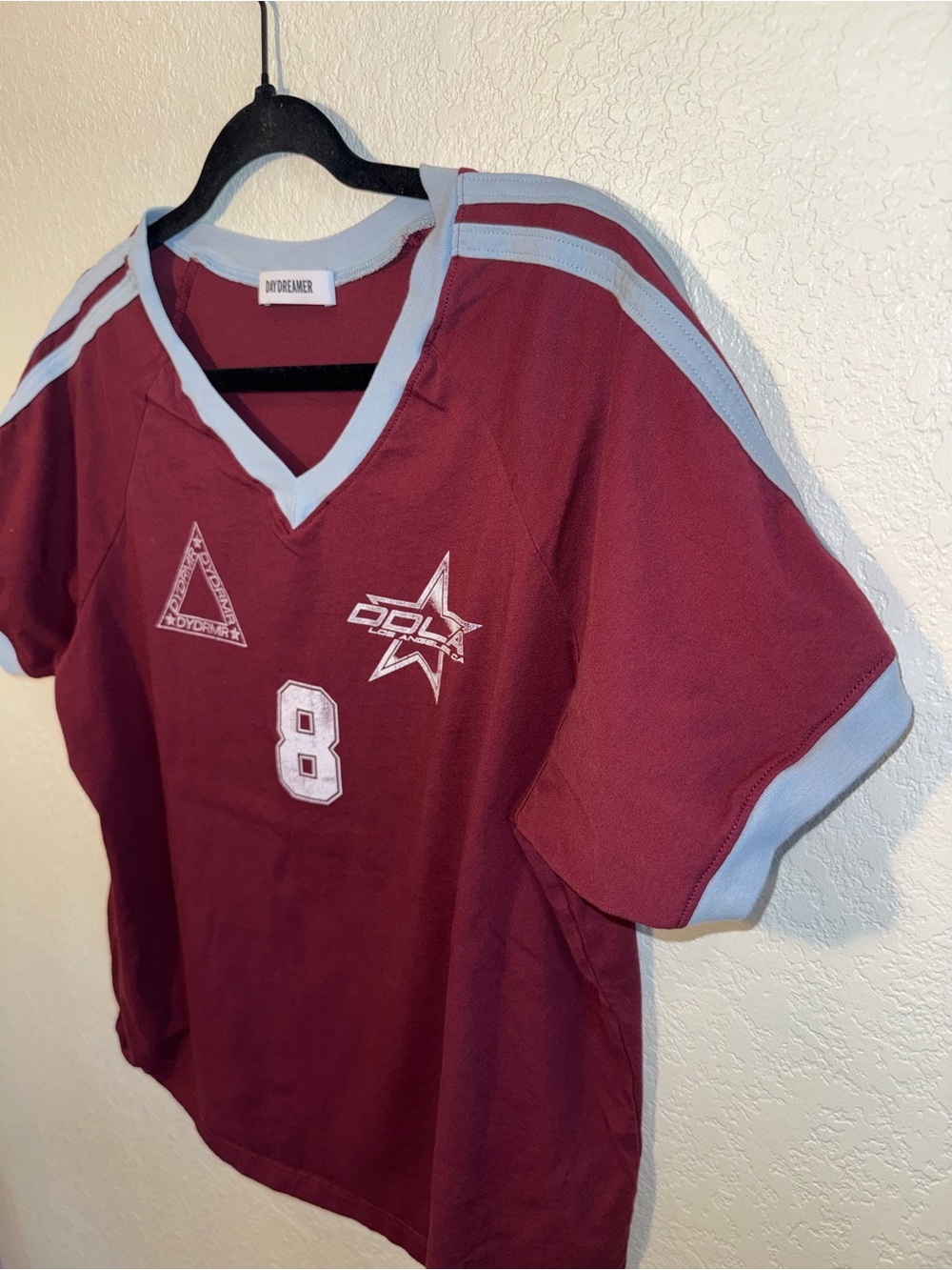 Daydreamer Burgundy V- Neck Raglan Sleeve Casual Boxy Graphic Club Tee Size M - Picture 3 of 8